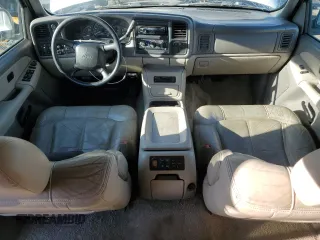 2002 Chevrolet Suburban Z71 with VIN 3GNFK16T52G274926, listed as a Copart auction lot 88449475 with 260,929 mi miles and Salvage Title. Bid and sale history available at carsss.com. Image 8.