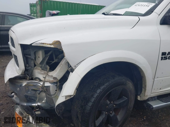 2015 Ram 1500 Outdoorsman z VIN 1C6RR7LG3FS626094, wystawiony jako IAAI lot #42431151 z przebiegiem 199 493 mil mil oraz . Historia ofert i sprzedaży dostępna na DreamBid. Obrazek 6.