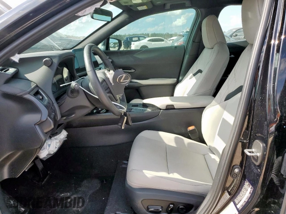 2024 Lexus UX 250h with VIN JTHX6JBH8R2172668, listed as a Copart auction lot 58179335 with 12,581 mi miles and Salvage title. Bid and sale history available at DreamBid. Image 7.