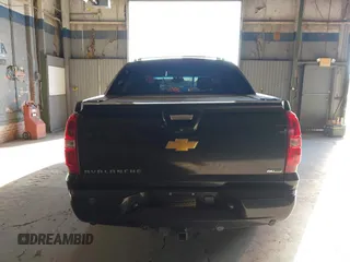 2011 Chevrolet Avalanche LTZ with VIN 3GNTKGE31BG317309, listed as a IAAI auction lot 41625790 with 280,943 mi miles. Bid and sale history available at carsss.com. Image 16.