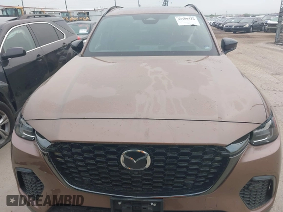 2025 Mazda CX-70 Premium Plus with VIN JM3KJEHA1S1111323, listed as a IAAI auction lot 42109316 with 561 mi miles and . Bid and sale history available at DreamBid. Image 13.