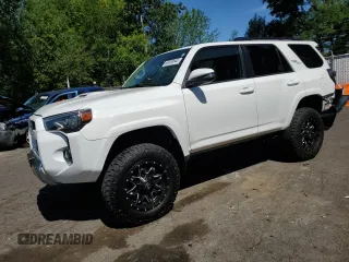 2020 Toyota 4Runner SR5 with VIN JTEBU5JR6L5760444, listed as a Copart auction lot 59358545 with 61,268 mi miles and Salvage title. Bid and sale history available at DreamBid. Image 1.