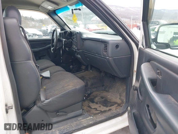 2000 Chevrolet Silverado 1500 with VIN 1GCEK14V8YE421717, listed as a IAAI auction lot 41280823 with 185,551 mi miles. Bid and sale history available at carsss.com. Image 5.