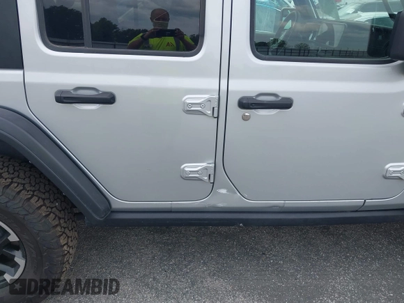 2024 Jeep Wrangler Rubicon with VIN 1C4RJXR61RW224506, listed as a IAAI auction lot 42111434 with 33,689 mi miles and . Bid and sale history available at DreamBid. Image 18.