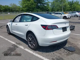 2023 Tesla Model 3 с VIN 5YJ3E1EAXPF645384, выставлен на аукционе IAAI как лот 42401955 с пробегом 18 031 миль миль и . История ставок и продаж доступна на DreamBid. Изображение 3.