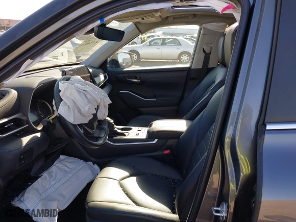 2023 Toyota Highlander Hybrid XLE with VIN 5TDKBRCH2PS600096, listed as a IAAI auction lot 41754676 with 35,469 mi miles. Bid and sale history available at carsss.com. Image 5.