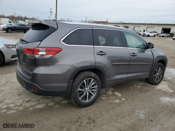 2017 Toyota Highlander XLE with VIN 5TDJZRFH0HS442622, listed as a Copart auction lot 89282295 with 253,671 mi miles and Salvage Title. Bid and sale history available at carsss.com. Image 3.