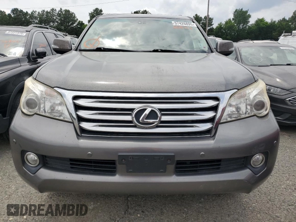2010 Lexus GX 460 z VIN JTJBM7FX0A5008711, wystawiony jako Copart lot #57426895 z przebiegiem 284 848 mil mil oraz Czysty tytuł • Clean title. Historia ofert i sprzedaży dostępna na DreamBid. Obrazek 5.