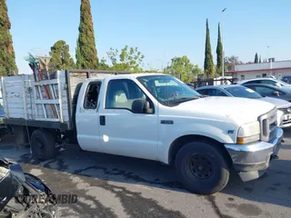 2002 Ford F-250 XL with VIN 1FTNX20L92EA38341, listed as a IAAI auction lot 42140561 with 287,090 mi miles and . Bid and sale history available at DreamBid. Image 13.