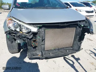 2015 Kia Forte LX with VIN KNAFK4A60F5433356, listed as a IAAI auction lot 41752952 with 91,631 mi miles. Bid and sale history available at carsss.com. Image 6.