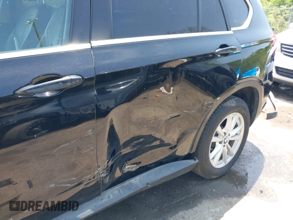2015 BMW X5 sDrive35i with VIN 5UXKR2C50F0H39042, listed as a IAAI auction lot 42027819 with 152,239 mi miles. Bid and sale history available at carsss.com. Image 6.