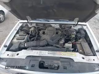 2000 Ford Explorer XLT z VIN 1FMDU73E6YZB38828, wystawiony jako IAAI lot #42458837 z przebiegiem 190 053 mil mil oraz . Historia ofert i sprzedaży dostępna na DreamBid. Obrazek 10.