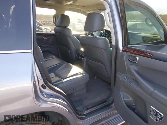 2009 Lexus LX 570 with VIN JTJHY00W894019219, listed as a IAAI auction lot 41744811 with Not Provided miles and . Bid and sale history available at carsss.com. Image 8.