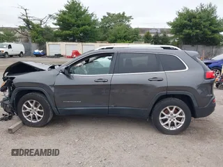 2016 Jeep Cherokee Altitude z VIN 1C4PJMCB6GW367931, wystawiony jako IAAI lot #42482796 z przebiegiem 87 178 mil mil oraz . Historia ofert i sprzedaży dostępna na DreamBid. Obrazek 15.