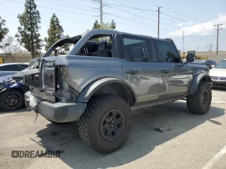 2022 Ford Bronco with VIN 1FMEE5DP6NLB38204, listed as a Copart auction lot 60148575 with 95,357 mi miles and Salvage title. Bid and sale history available at DreamBid. Image 3.