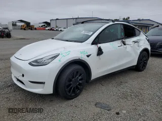 2022 Tesla Model Y Long Range z VIN 7SAYGDEE0NF572174, wystawiony jako Copart lot #59809065 z przebiegiem 38 081 mil mil oraz Szkoda całkowita • Salvage title. Historia ofert i sprzedaży dostępna na DreamBid. Obrazek 1.