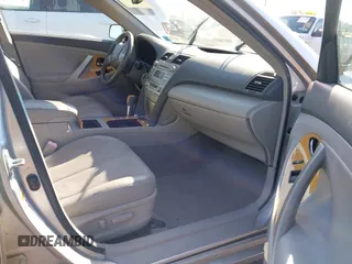 2007 Toyota Camry LE z VIN JTNBK46K473003622, wystawiony jako IAAI lot #42286264 z przebiegiem 105 630 mil mil oraz . Historia ofert i sprzedaży dostępna na DreamBid. Obrazek 5.