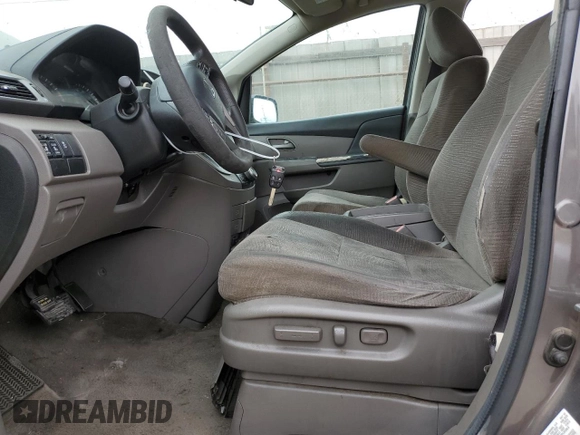 2013 Honda Odyssey EX z VIN 5FNRL5H40DB070687, wystawiony jako Copart lot #58624925 z przebiegiem 232 232 mil mil oraz Czysty tytuł • Clean title. Historia ofert i sprzedaży dostępna na DreamBid. Obrazek 7.