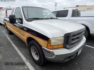 2000 Ford F-250 XL z VIN 1FTNX20FXYED42703, wystawiony jako IAAI lot #42329011 z przebiegiem 261 928 mil mil oraz . Historia ofert i sprzedaży dostępna na DreamBid. Obrazek 1.