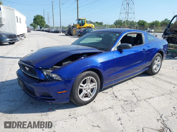2013 Ford Mustang V6 with VIN 1ZVBP8AM5D5262560, listed as a IAAI auction lot 42136648 with 71,301 mi miles and . Bid and sale history available at carsss.com. Image 17.