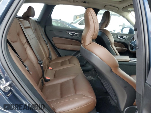 2020 Volvo XC60 Momentum with VIN YV4A22RK1L1512750, listed as a Copart auction lot 88429575 with 107,632 mi miles and Clean title. Bid and sale history available at DreamBid. Image 11.