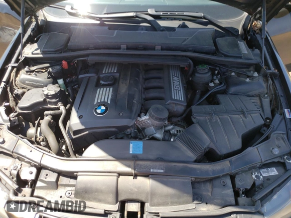 2008 BMW 3 Series 328xi z VIN WBAVC73568KX90320, wystawiony jako Copart lot #53806035 z przebiegiem 102 438 mil mil oraz Szkoda całkowita • Salvage title. Historia ofert i sprzedaży dostępna na DreamBid. Obrazek 11.