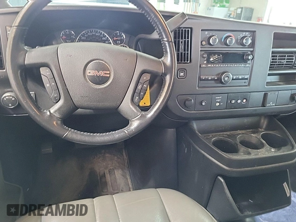 2022 GMC Savana Cargo z VIN 1GTW7AFP2N1140746, wystawiony jako IAAI lot #42515918 z przebiegiem 126 659 mil mil oraz . Historia ofert i sprzedaży dostępna na DreamBid. Obrazek 12.