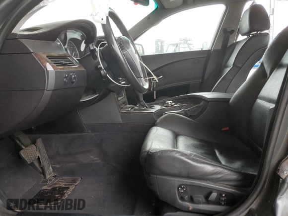 2005 BMW 5 Series 530i z VIN WBANA73555CR58878, wystawiony jako Copart lot #51302875 z przebiegiem 172 745 mil mil oraz Szkoda całkowita • Salvage title. Historia ofert i sprzedaży dostępna na DreamBid. Obrazek 7.