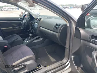 2006 Volkswagen Jetta Value Edition with VIN 3VWPF71K86M800800, listed as a IAAI auction lot 42300220 with 154,717 mi miles and . Bid and sale history available at DreamBid. Image 5.
