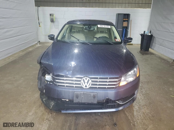 2014 Volkswagen Passat SE with VIN 1VWBP7A34EC003699, listed as a Copart auction lot 49218125 with 107,916 mi miles and Salvage Title. Bid and sale history available at carsss.com. Image 5.