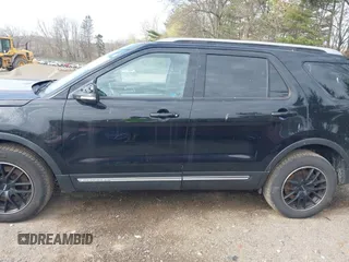 2017 Ford Explorer XLT z VIN 1FM5K8D85HGA83499, wystawiony jako IAAI lot #42059299 z przebiegiem 76 484 mil mil oraz . Historia ofert i sprzedaży dostępna na DreamBid. Obrazek 15.