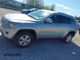 2016 Jeep Grand Cherokee Laredo z VIN 1C4RJFAG0GC384227, wystawiony jako IAAI lot #41995947 z przebiegiem 155 276 mil mil oraz . Historia ofert i sprzedaży dostępna na DreamBid. Obrazek 14.