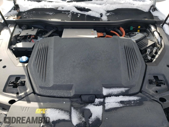 2022 Audi e-tron Premium with VIN WA1AAAGE4NB023103, listed as a Copart auction lot 43551575 with 97,461 mi miles and Salvage Title. Bid and sale history available at DreamBid. Image 12.