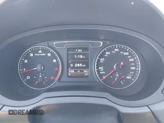 2016 Audi Q3 Prestige z VIN WA1GFCFS5GR020509, wystawiony jako IAAI lot #42150001 z przebiegiem 57 998 mil mil oraz . Historia ofert i sprzedaży dostępna na DreamBid. Obrazek 7.