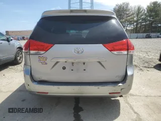 2012 Toyota Sienna XLE AAS z VIN 5TDYK3DC5CS177650, wystawiony jako Copart lot #53832525 z przebiegiem Nie podano mil oraz Szkoda całkowita • Salvage title. Historia ofert i sprzedaży dostępna na DreamBid. Obrazek 6.