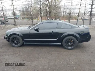 2008 Ford Mustang Deluxe with VIN 1ZVHT80N885204464, listed as a IAAI auction lot 42038519 with 200,912 mi miles. Bid and sale history available at carsss.com. Image 13.