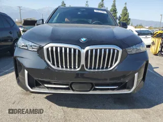 2025 BMW X5 sDrive40i with VIN 5UX13EU05S9W82678, listed as a Copart auction lot 49857255 with 9,901 mi miles and Salvage Title. Bid and sale history available at carsss.com. Image 5.