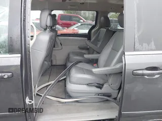 2012 Volkswagen Routan SE z VIN 2C4RVABG0CR193933, wystawiony jako IAAI lot #41962876 z przebiegiem 120 132 mil mil oraz . Historia ofert i sprzedaży dostępna na DreamBid. Obrazek 8.