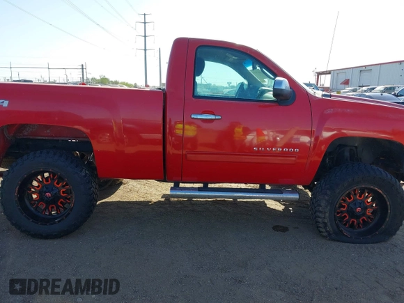 2013 Chevrolet Silverado 1500 LT with VIN 1GCNKSE09DZ136343, listed as a IAAI auction lot 41687873 with 126,594 mi miles and . Bid and sale history available at DreamBid. Image 13.