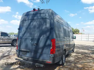 2019 Mercedes-Benz Sprinter Cargo z VIN WD4PF1CD6KP128194, wystawiony jako IAAI lot #41799320 z przebiegiem 111 189 mil mil oraz . Historia ofert i sprzedaży dostępna na DreamBid. Obrazek 4.