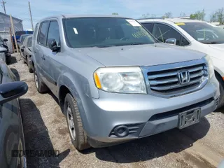 2015 Honda Pilot LX with VIN 5FNYF4H26FB063662, listed as a IAAI auction lot 41997362 with 83,096 mi miles. Bid and sale history available at carsss.com. Image 1.