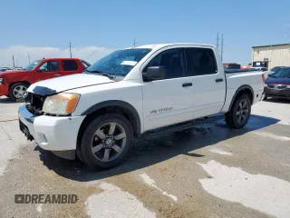 2015 Nissan Titan SV z VIN 1N6BA0ED8FN503737, wystawiony jako Copart lot #53348365 z przebiegiem 127 681 mil mil oraz Szkoda całkowita • Salvage title. Historia ofert i sprzedaży dostępna na DreamBid. Obrazek 1.