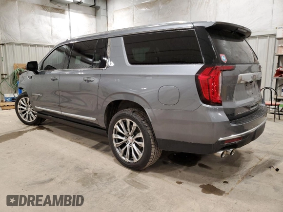 2022 GMC Yukon XL Denali with VIN 1GKS2JKL2NR231022, listed as a Copart auction lot 45096335 with 0 mi miles and Salvage Title. Bid and sale history available at carsss.com. Image 2.