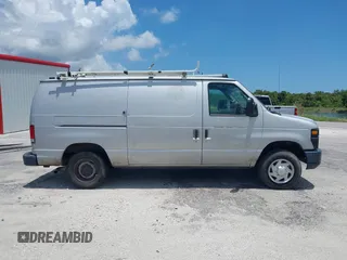 2014 Ford Econoline Cargo Commercial z VIN 1FTNE1EW6EDB05698, wystawiony jako IAAI lot #42236705 z przebiegiem 162 416 mil mil oraz . Historia ofert i sprzedaży dostępna na DreamBid. Obrazek 13.