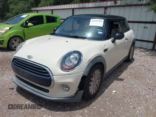 2016 MINI Hardtop z VIN WMWXP5C55G3B14454, wystawiony jako IAAI lot #42659350 z przebiegiem 93 933 mil mil oraz . Historia ofert i sprzedaży dostępna na DreamBid. Obrazek 2.