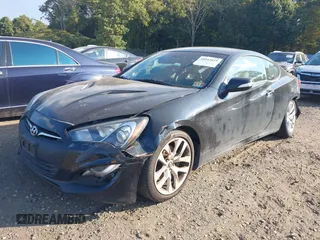 2016 Hyundai Genesis Coupe 3.8L Base with VIN KMHHT6KJ5GU136772, listed as a IAAI auction lot 40543019 with 93,597 mi miles. Bid and sale history available at carsss.com. Image 17.