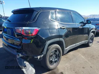 2018 Jeep Compass Sport with VIN 3C4NJCAB3JT368651, listed as a IAAI auction lot 40860158 with 69,801 mi miles. Bid and sale history available at carsss.com. Image 4.