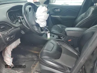 2019 Jeep Cherokee Latitude Plus z VIN 1C4PJMLBXKD409716, wystawiony jako Copart lot #56367955 z przebiegiem 53 831 mil mil oraz Szkoda całkowita • Salvage title. Historia ofert i sprzedaży dostępna na DreamBid. Obrazek 7.