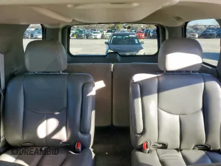 2005 GMC Yukon SLT z VIN 1GKEC13T75R105831, wystawiony jako Copart lot #47887895 z przebiegiem 113 113 mil mil oraz Czysty tytuł • Clean title. Historia ofert i sprzedaży dostępna na DreamBid. Obrazek 10.