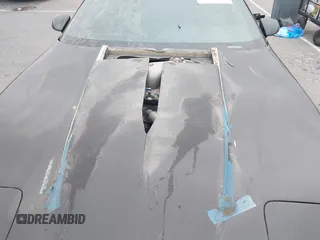 1992 Chevrolet Corvette z VIN 1G1YY23P8N5110765, wystawiony jako IAAI lot #42034616 z przebiegiem Nie podano mil oraz . Historia ofert i sprzedaży dostępna na DreamBid. Obrazek 6.